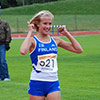 Camilla Richardsson, VIS, går i mål som segrare i D17, 5000 m (© Göran Richardsson)